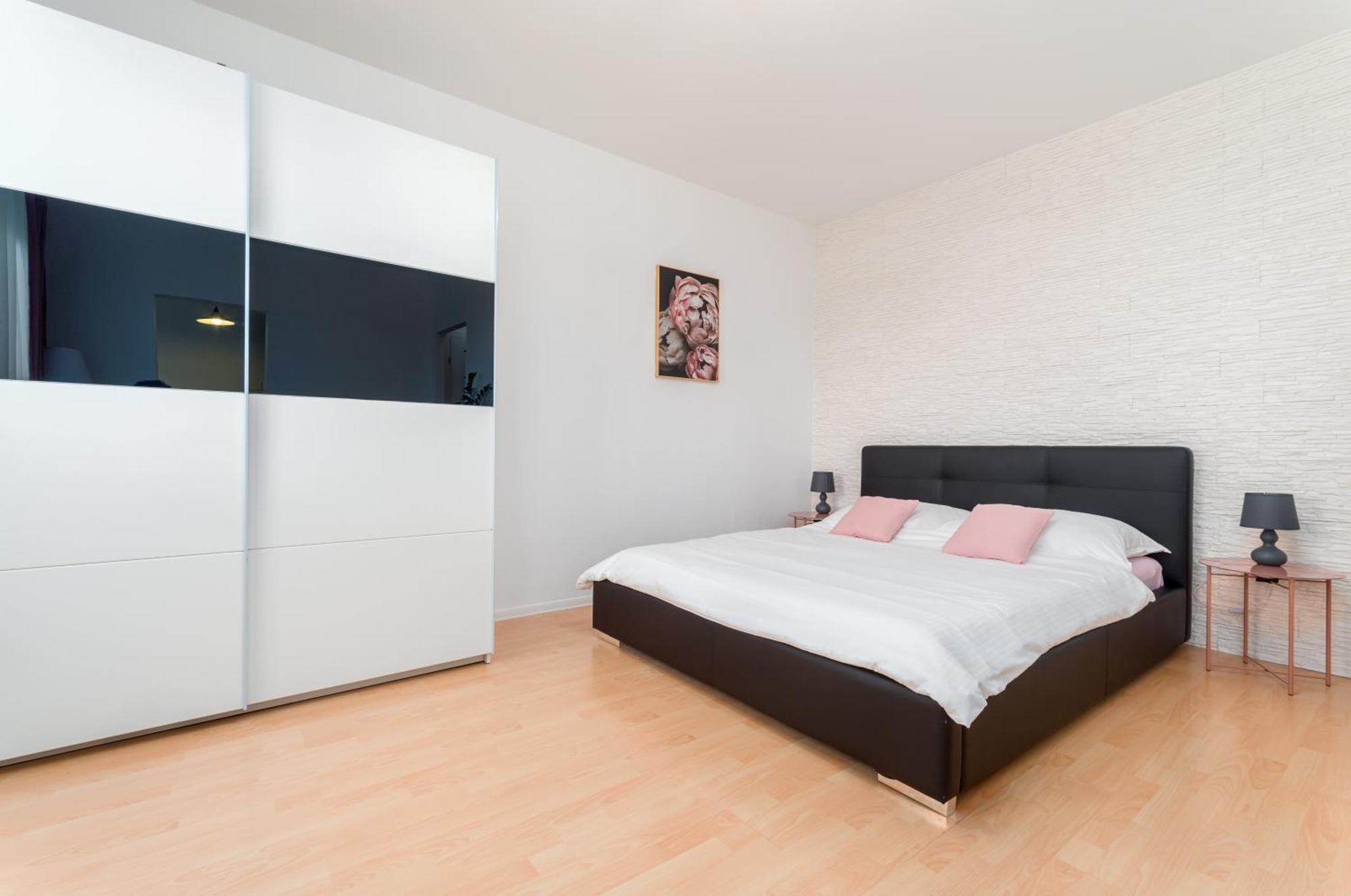 Millenium Apartment Self Check-In Faktura Rzeszów Buitenkant foto